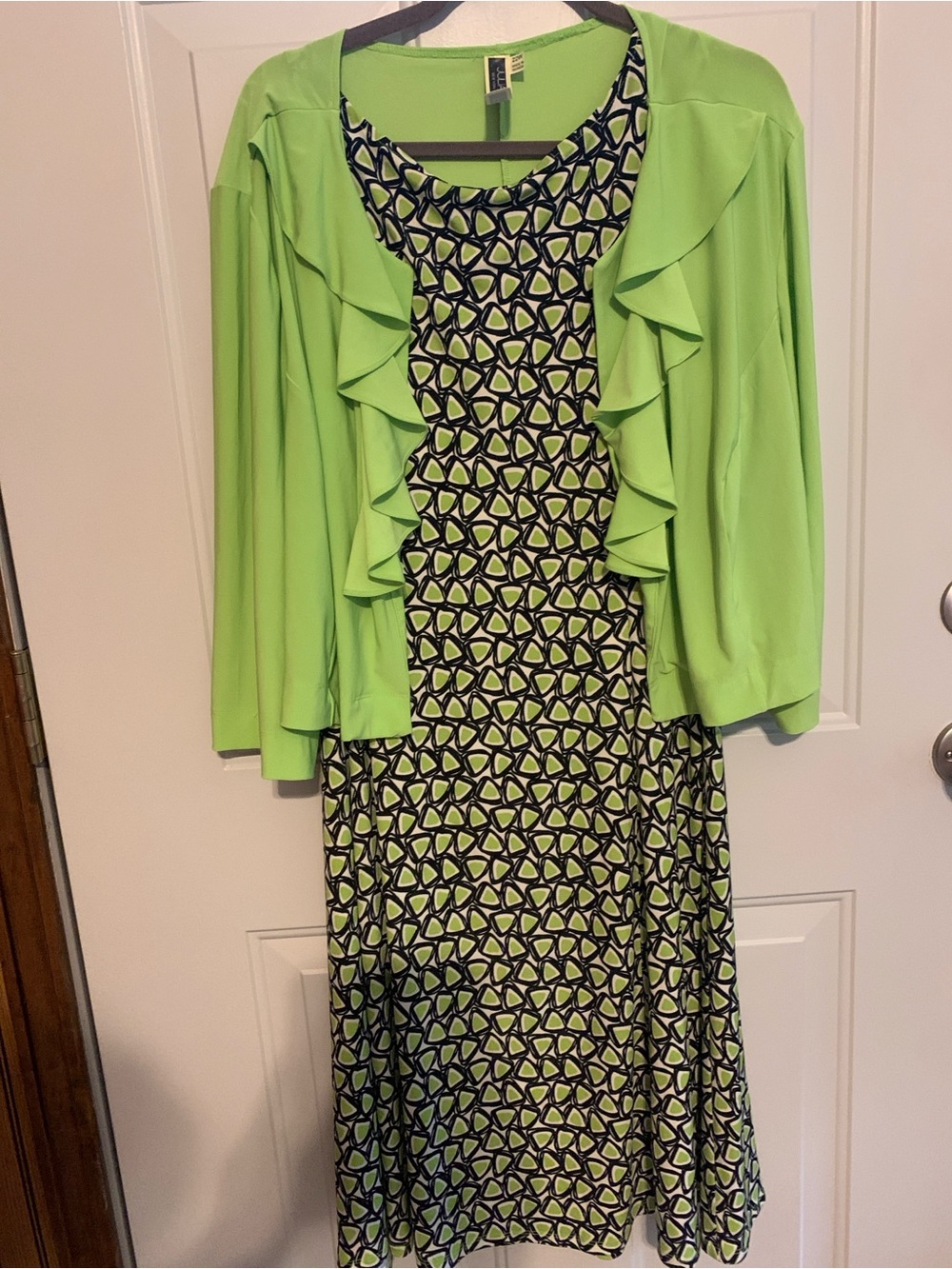 Julian Taylor Full figure Dress with Lime green Ruffled Jacket Size 22  Like NEW - Picture 8 of 11